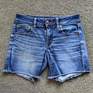 American Eagle Denim Shorts Size 6